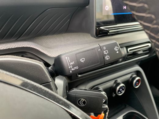 Citroën C3 1.2 Turbo 100pk Plus | Achterbank in delen neerklapbaar | Achterspoiler | Airco ActivLease financial lease