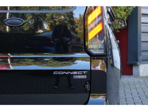 Ford Transit Connect PHEV Black Edition | Verlaagd | 19" Velgen | Sidebars | LED | Apple Carplay | Leder | Adapt. Crui... ActivLease financial lease
