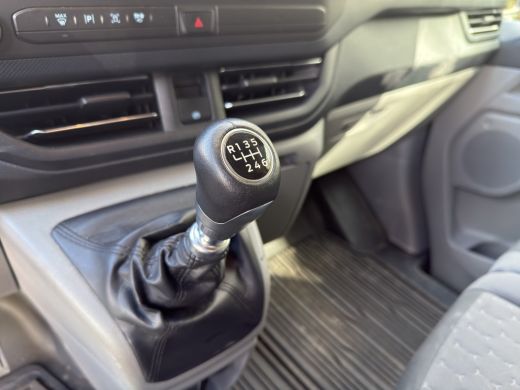 Ford Transit Custom 320 2.0 TDCI L2H1 Limited 136pk | Betimmering | Stoel - stuur - voorruit verwarming | Adapt. Crui... ActivLease financial lease