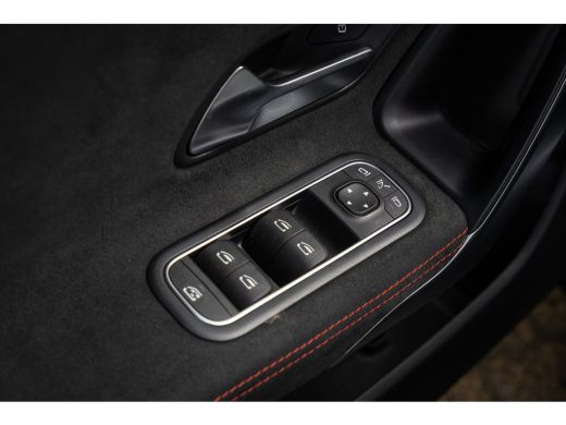 Mercedes-Benz CLA Shooting Brake 180 Business Solution AMG | Panoramadak | Stoelverwarming | Apple Carplay/Android ... ActivLease financial lease