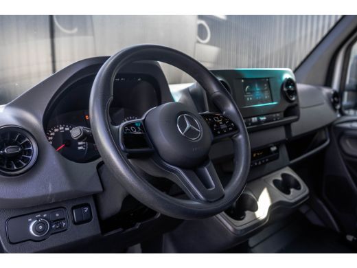 Mercedes-Benz Sprinter 315 CDI | 150 PK | Automaat | Bakwagen met laadklep | Zijdeur | Camera | Cruise | Mbux | Climatronic ActivLease financial lease