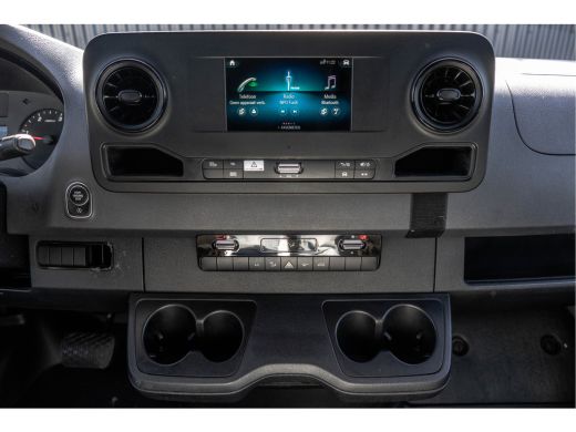 Mercedes-Benz Sprinter 315 CDI | 150 PK | Automaat | Bakwagen met laadklep | Zijdeur | Camera | Cruise | Mbux | Climatronic ActivLease financial lease