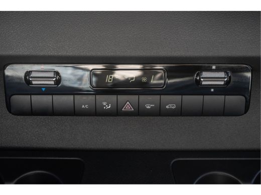 Mercedes-Benz Sprinter 315 CDI | 150 PK | Automaat | Bakwagen met laadklep | Zijdeur | Camera | Cruise | Mbux | Climatronic ActivLease financial lease