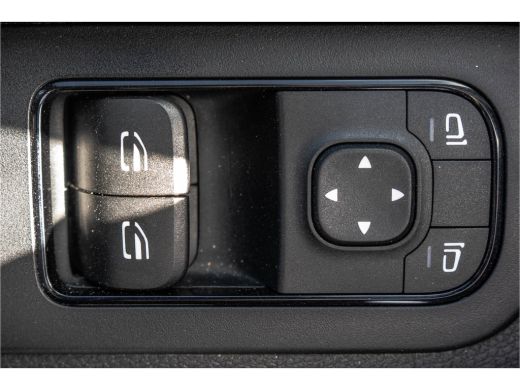 Mercedes-Benz Sprinter 315 CDI | 150 PK | Automaat | Bakwagen met laadklep | Zijdeur | Camera | Cruise | Mbux | Climatronic ActivLease financial lease