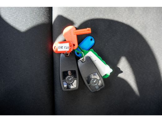 Mercedes-Benz Sprinter 315 CDI | 150 PK | Automaat | Bakwagen met laadklep | Zijdeur | Camera | Cruise | Mbux | Climatronic ActivLease financial lease