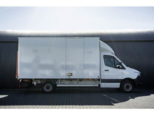 Mercedes-Benz Sprinter 315 CDI | 150 PK | Automaat | Bakwagen met laadklep | Zijdeur | Camera | Cruise | Mbux | Climatronic ActivLease financial lease
