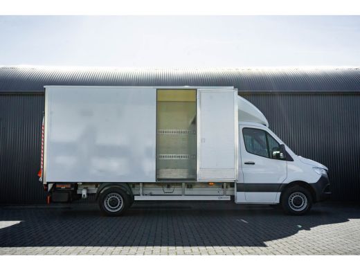 Mercedes-Benz Sprinter 315 CDI | 150 PK | Automaat | Bakwagen met laadklep | Zijdeur | Camera | Cruise | Mbux | Climatronic ActivLease financial lease