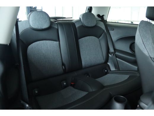 Mini Cooper 1.5 Cooper Camden Edition | Cruise Control | Carplay | Climate Control | LED | Sensoren | LMV | ActivLease financial lease