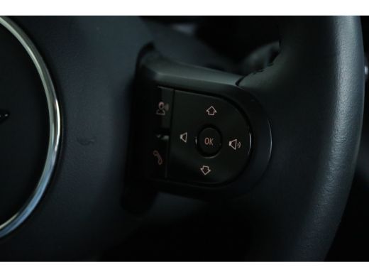 Mini Cooper 1.5 Cooper Camden Edition | Cruise Control | Carplay | Climate Control | LED | Sensoren | LMV | ActivLease financial lease