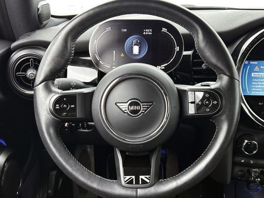 Mini Electric Electric S MINI Yours 135KW / 33 kWh SOH 100% Comfort plus / Leder / Navigatie / Pdc+Camera / Har... ActivLease financial lease