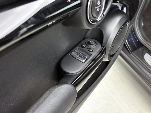 Mini Electric Electric S MINI Yours 135KW / 33 kWh SOH 100% Comfort plus / Leder / Navigatie / Pdc+Camera / Har... ActivLease financial lease