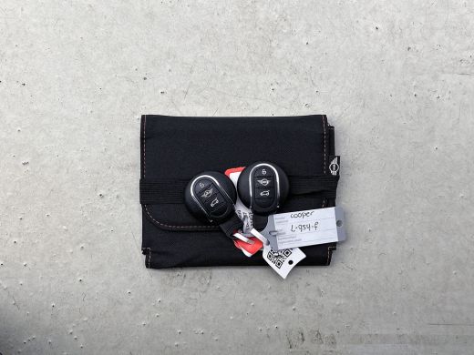 Mini Electric Electric S MINI Yours 135KW / 33 kWh SOH 100% Comfort plus / Leder / Navigatie / Pdc+Camera / Har... ActivLease financial lease