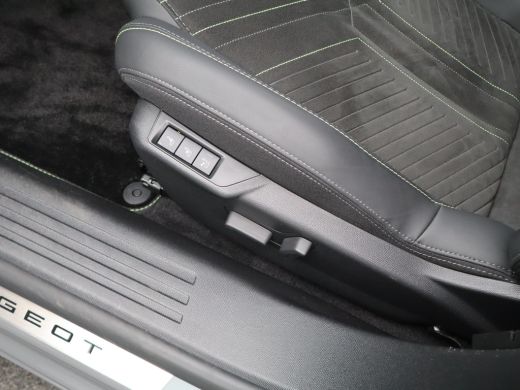 Peugeot 2008 1.2 PureTech 130 GT | 360 camera | Adaptive Cruise Control | Climate Control | Apple Carplay/Andr... ActivLease financial lease