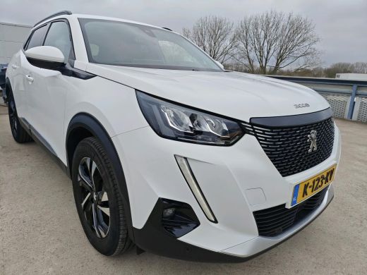 Peugeot 2008 1.2 PureTech Allure | Navigatie | Camera | Trekhaak | Keyless | NL auto | 1e Eigenaar | Apple car... ActivLease financial lease