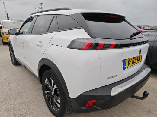 Peugeot 2008 1.2 PureTech Allure | Navigatie | Camera | Trekhaak | Keyless | NL auto | 1e Eigenaar | Apple car... ActivLease financial lease