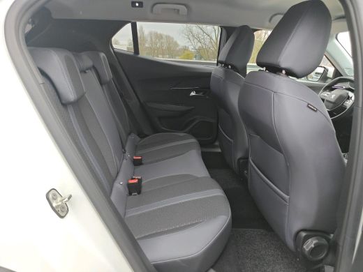 Peugeot 2008 1.2 PureTech Allure | Navigatie | Camera | Trekhaak | Keyless | NL auto | 1e Eigenaar | Apple car... ActivLease financial lease