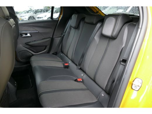 Peugeot 208 1.2 PURETECH 100PK 5-DRS GT-LINE / NAVI / CLIMA / CAMERA / 17"LMV / FULL-LED / PDC / BLUETOOTH / ... ActivLease financial lease
