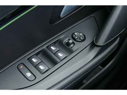Peugeot 208 1.2 PURETECH 100PK 5-DRS GT-LINE / NAVI / CLIMA / CAMERA / 17"LMV / FULL-LED / PDC / BLUETOOTH / ... ActivLease financial lease