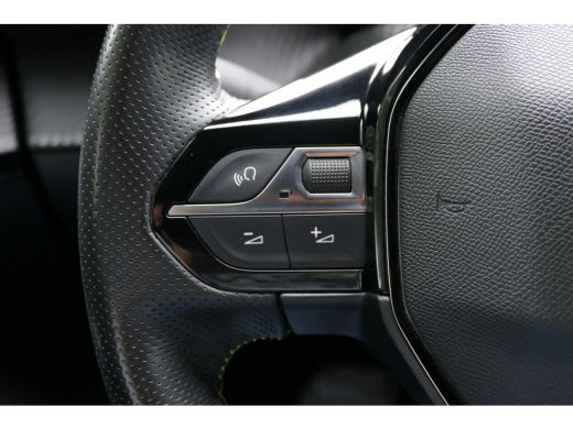 Peugeot 208 1.2 PURETECH 100PK 5-DRS GT-LINE / NAVI / CLIMA / CAMERA / 17"LMV / FULL-LED / PDC / BLUETOOTH / ... ActivLease financial lease