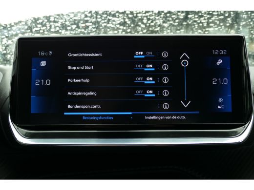 Peugeot 208 1.2 PURETECH 100PK 5-DRS GT-LINE / NAVI / CLIMA / CAMERA / 17"LMV / FULL-LED / PDC / BLUETOOTH / ... ActivLease financial lease