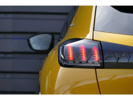 Peugeot 208 1.2 PURETECH 100PK 5-DRS GT-LINE / NAVI / CLIMA / CAMERA / 17"LMV / FULL-LED / PDC / BLUETOOTH / ... ActivLease financial lease