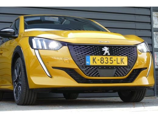 Peugeot 208 1.2 PURETECH 100PK 5-DRS GT-LINE / NAVI / CLIMA / CAMERA / 17"LMV / FULL-LED / PDC / BLUETOOTH / ... ActivLease financial lease