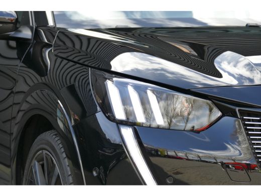 Peugeot 208 1.2 PURETECH 100PK GT PACK / NAVI / ALCANTARA / CLIMA / PANO.DAK / STOELVERWARMING / CAMERA / FUL... ActivLease financial lease