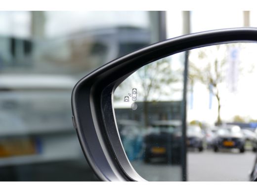 Peugeot 208 1.2 PURETECH 100PK GT PACK / NAVI / ALCANTARA / CLIMA / PANO.DAK / STOELVERWARMING / CAMERA / FUL... ActivLease financial lease