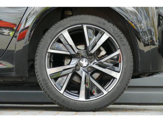 Peugeot 208 1.2 PURETECH 100PK GT PACK / NAVI / ALCANTARA / CLIMA / PANO.DAK / STOELVERWARMING / CAMERA / FUL... ActivLease financial lease