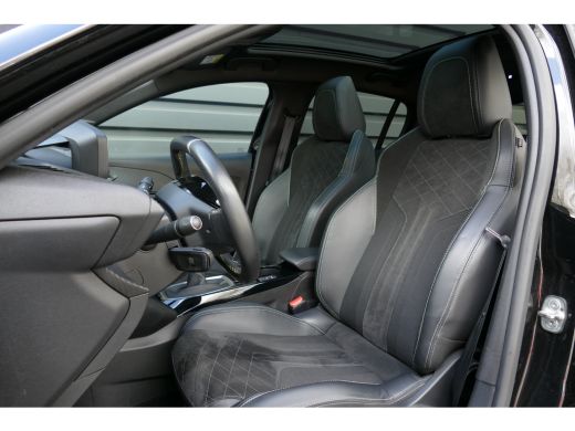 Peugeot 208 1.2 PURETECH 100PK GT PACK / NAVI / ALCANTARA / CLIMA / PANO.DAK / STOELVERWARMING / CAMERA / FUL... ActivLease financial lease