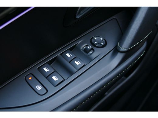 Peugeot 208 1.2 PURETECH 100PK GT PACK / NAVI / ALCANTARA / CLIMA / PANO.DAK / STOELVERWARMING / CAMERA / FUL... ActivLease financial lease