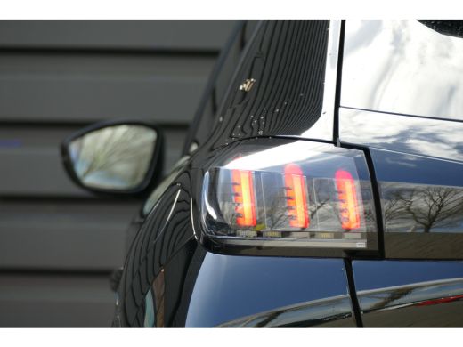 Peugeot 208 1.2 PURETECH 100PK GT PACK / NAVI / ALCANTARA / CLIMA / PANO.DAK / STOELVERWARMING / CAMERA / FUL... ActivLease financial lease