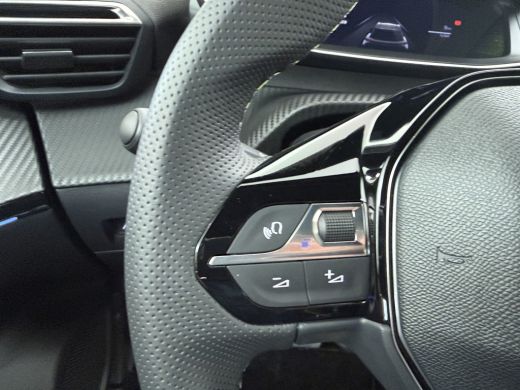 Peugeot e-2008 GT | Active Safety Brake met camera en radar (automatisch noodremsysteem) met Distance Alert (waa... ActivLease financial lease