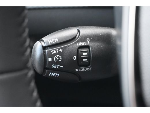 Peugeot e-208 EV Business 51 kWh DEMO-DEAL! 8 Jaar Garantie! | Navigatie | Achteruitrijcamera | Climate Control... ActivLease financial lease