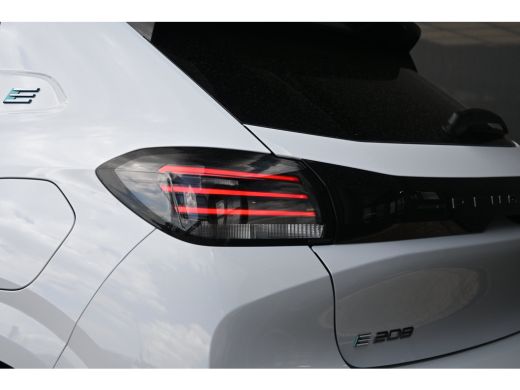 Peugeot e-208 EV Business 51 kWh DEMO-DEAL! 8 Jaar Garantie! | Navigatie | Achteruitrijcamera | Climate Control... ActivLease financial lease