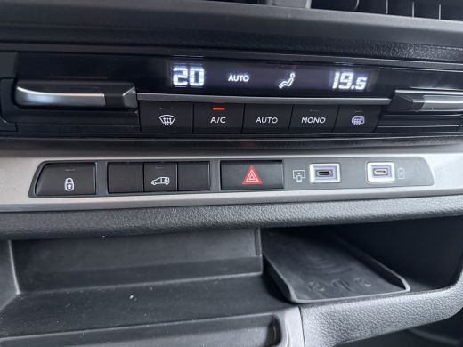 Peugeot Expert L2H1 180pk Automaat NAI | CAMERA | CRUISE | PDC ActivLease financial lease