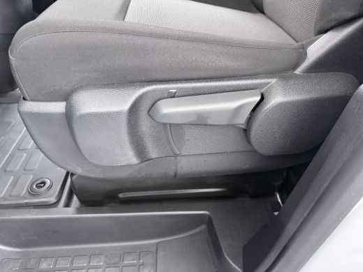 Peugeot Expert L2H1 180pk Automaat NAI | CAMERA | CRUISE | PDC ActivLease financial lease