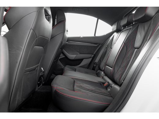 Skoda Octavia 1.4 TSI 245pk iV RS | Head-Up | Stoelen Elektrisch | Camera | 19" | Matrix ActivLease financial lease
