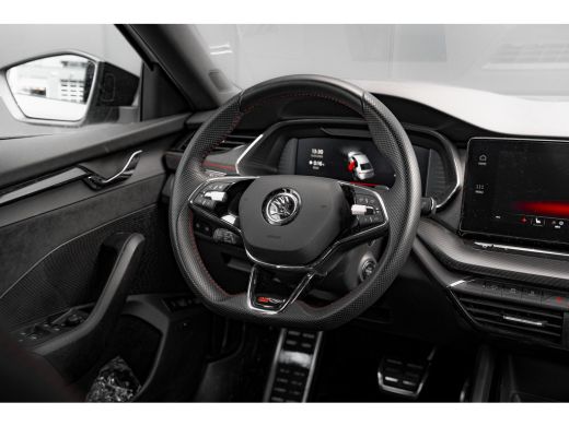 Skoda Octavia 1.4 TSI 245pk iV RS | Head-Up | Stoelen Elektrisch | Camera | 19" | Matrix ActivLease financial lease