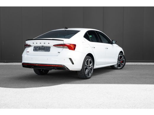 Skoda Octavia 1.4 TSI 245pk iV RS | Head-Up | Stoelen Elektrisch | Camera | 19" | Matrix ActivLease financial lease