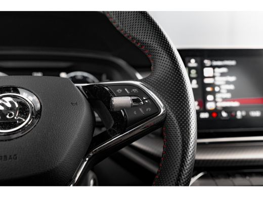 Skoda Octavia 1.4 TSI 245pk iV RS | Head-Up | Stoelen Elektrisch | Camera | 19" | Matrix ActivLease financial lease