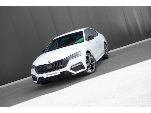 Skoda Octavia 1.4 TSI 245pk iV RS | Head-Up | Stoelen Elektrisch | Camera | 19" | Matrix ActivLease financial lease