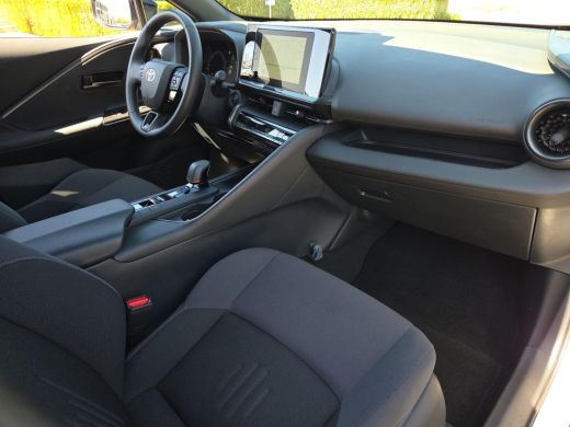 Toyota C-HR 1.8 Hybrid 140 Dynamic | Apple CarPlay | NL Auto | Rijklaar incl. garantie | ActivLease financial lease