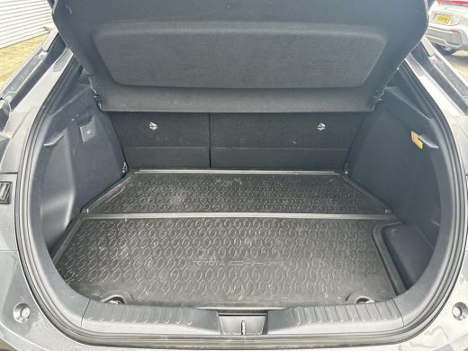 Toyota C-HR 2.0 Plug-in Hybrid 220 Dynamic ActivLease financial lease