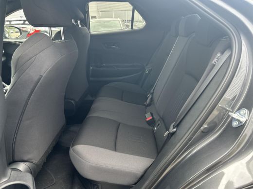 Toyota C-HR 2.0 Plug-in Hybrid 220 Dynamic ActivLease financial lease