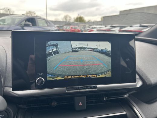 Toyota C-HR 2.0 Plug-in Hybrid 220 Dynamic ActivLease financial lease