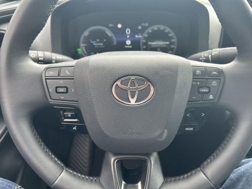 Toyota C-HR 2.0 Plug-in Hybrid 220 Dynamic ActivLease financial lease
