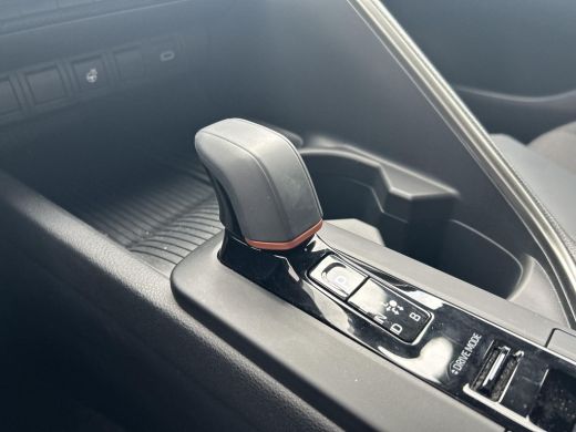 Toyota C-HR 2.0 Plug-in Hybrid 220 Dynamic ActivLease financial lease