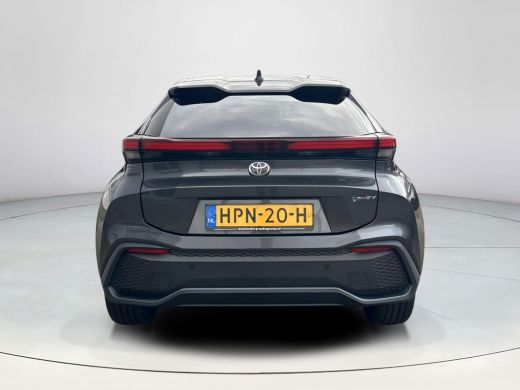 Toyota C-HR 2.0 Plug-in Hybrid 220 Dynamic ActivLease financial lease