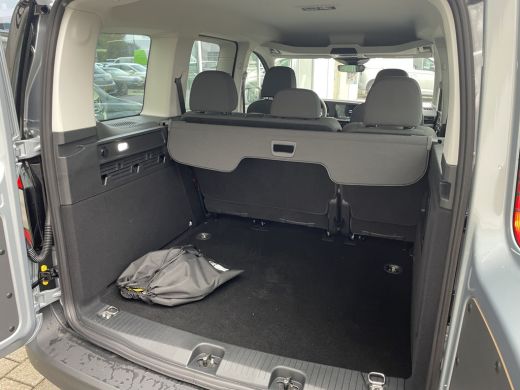 Volkswagen Caddy Kombi 1.5 TSI 150PK DSG Hybride | app connect | trekhaak | 5 zitplaatsen | Trekhaak | App connect ActivLease financial lease